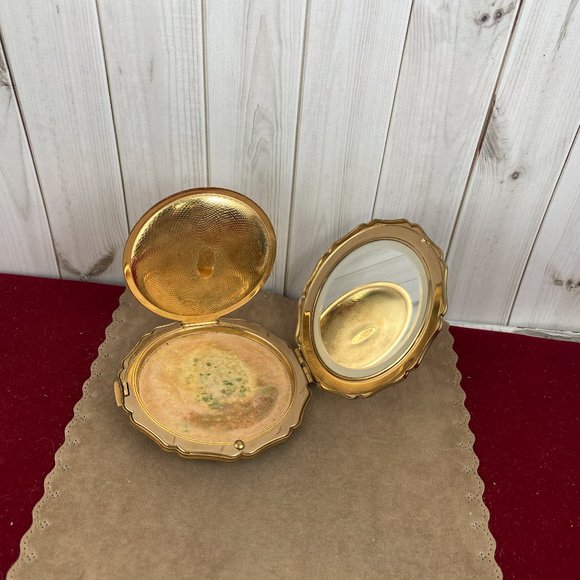 Vintage Stratton Compact Scalloped Edges Beautiful Art Nouveau Floral Bouque - Picture 6 of 6